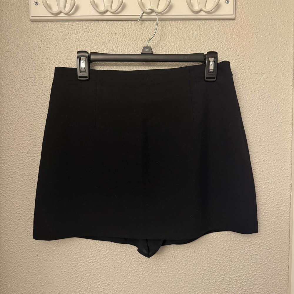 Abercrombie black Scarlett mini skort